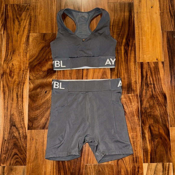 AYBL workout set - Picture 1 of 7